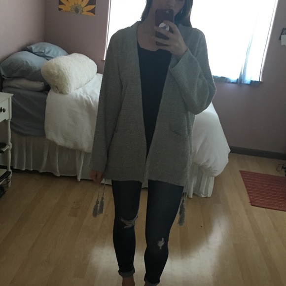 Cozy gray cardigan with lace up sides - Picture 5 of 8